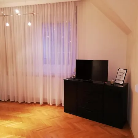 Pero Panzio * Debrecen